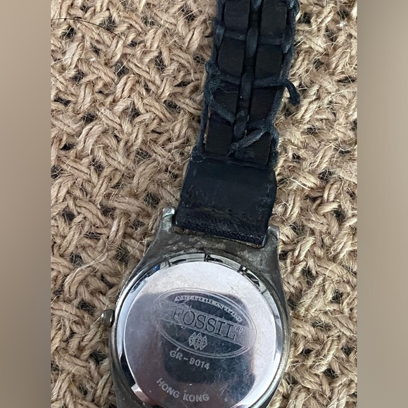 VINTAGE WOMAN’S AUTHENTIC FOSSIL AIRPLANE WATCH main image 11